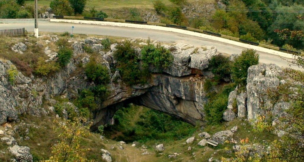Ce știm despre România - Podul Natural de la Ponoarele