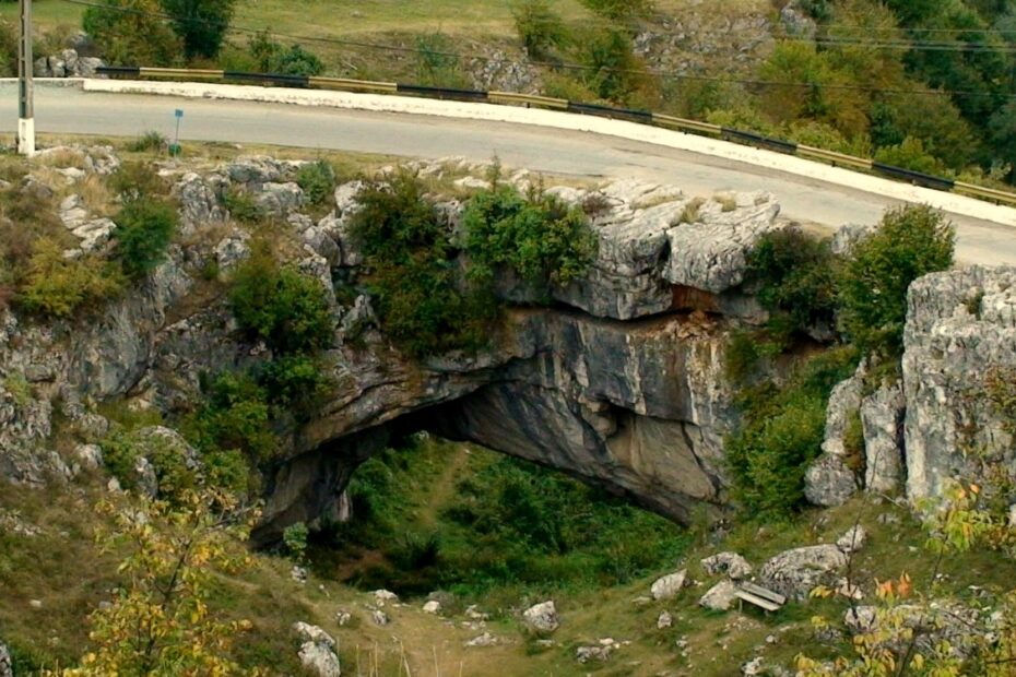 Ce știm despre România - Podul Natural de la Ponoarele