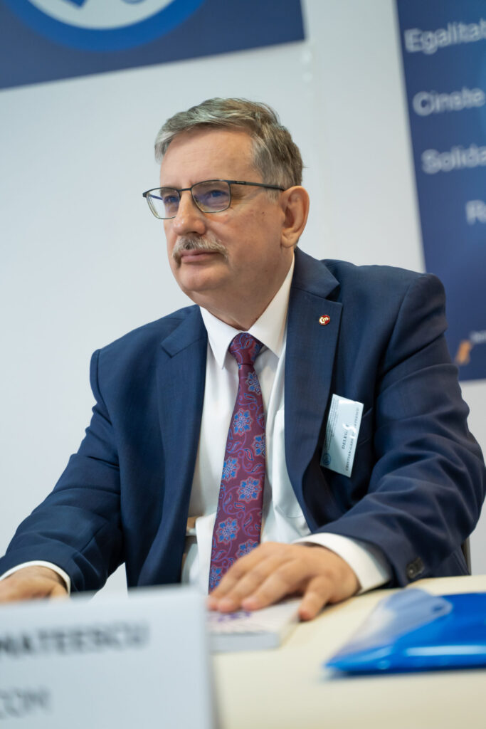 Cristian Mateescu, președintele UCECOM: „Lumea vrea să ne vadă coborând din turnul de fildeș în care ne-am închis de foarte mulți ani”