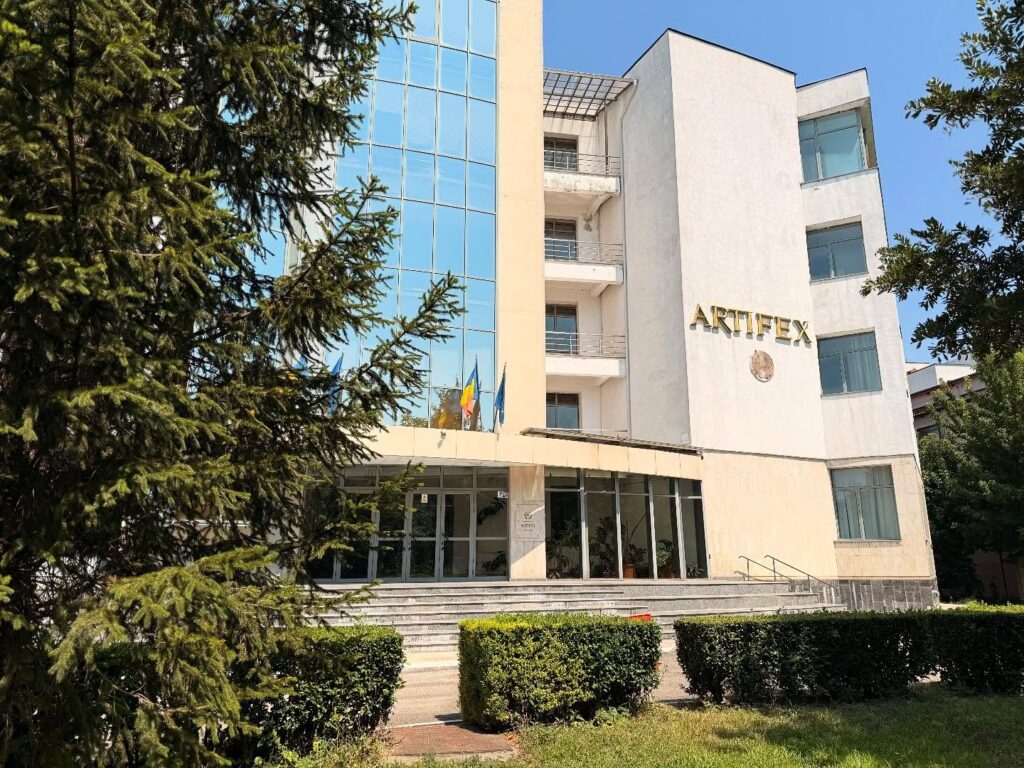 Universitatea „Artifex”, peste trei decenii de excelență în educație